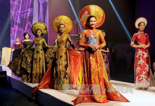 Tạp chí Argentina ca ngợi vẻ đẹp tà áo dài Việt Nam
